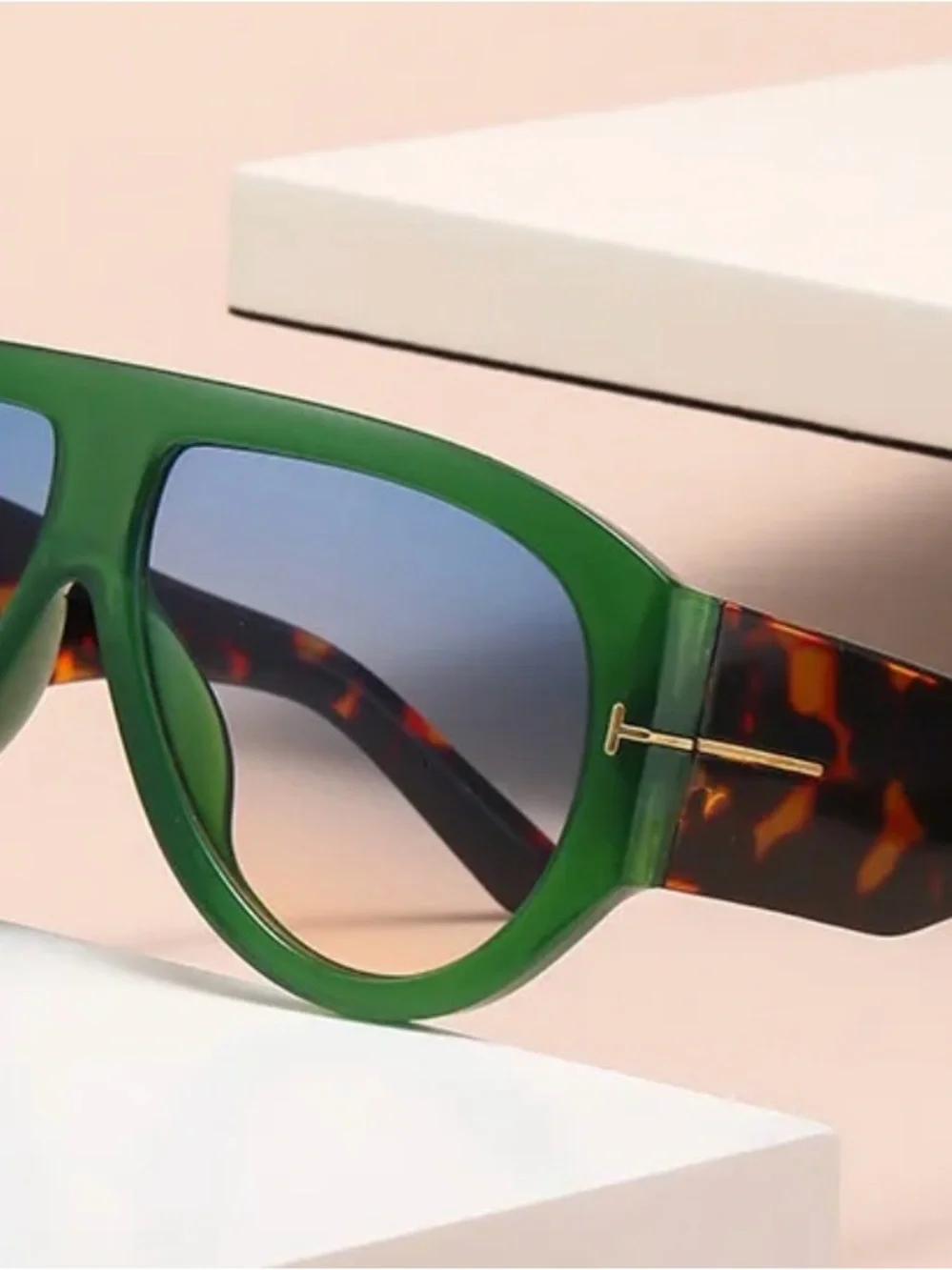 Green Aviator Sunglasses with Tortoiseshell